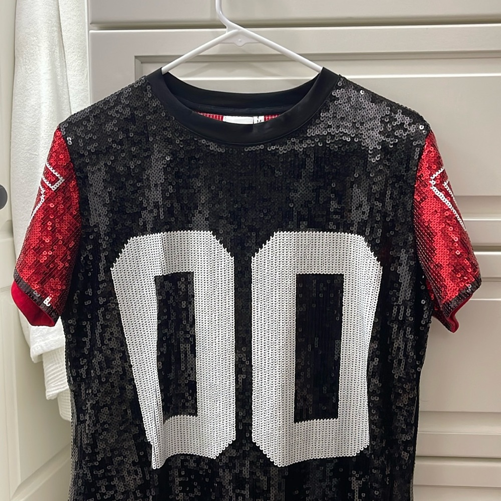 Queen of Sparkles Jersey Sequin Dress size Medium never worn